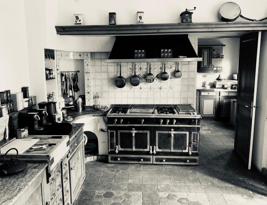 Beautiful Country House Located 50Min From Paris Eiffel Tour - Demeure D'Exception A 50Min De Paris Tour Eiffel Hodent Екстериор снимка
